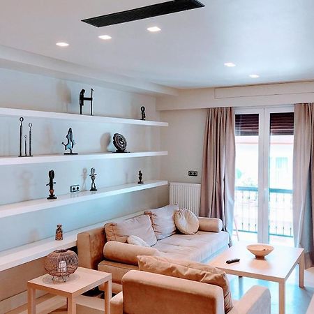 Luxurious Minimal Apartment In Acropolis Aten Exteriör bild