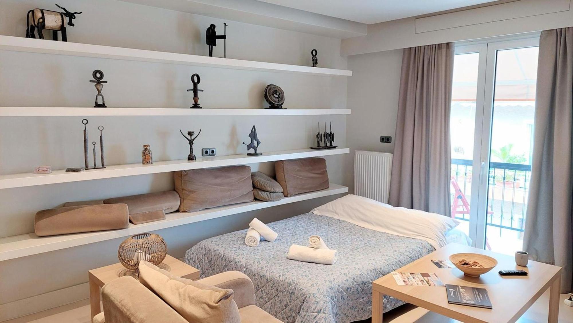 Luxurious Minimal Apartment In Acropolis Aten Exteriör bild