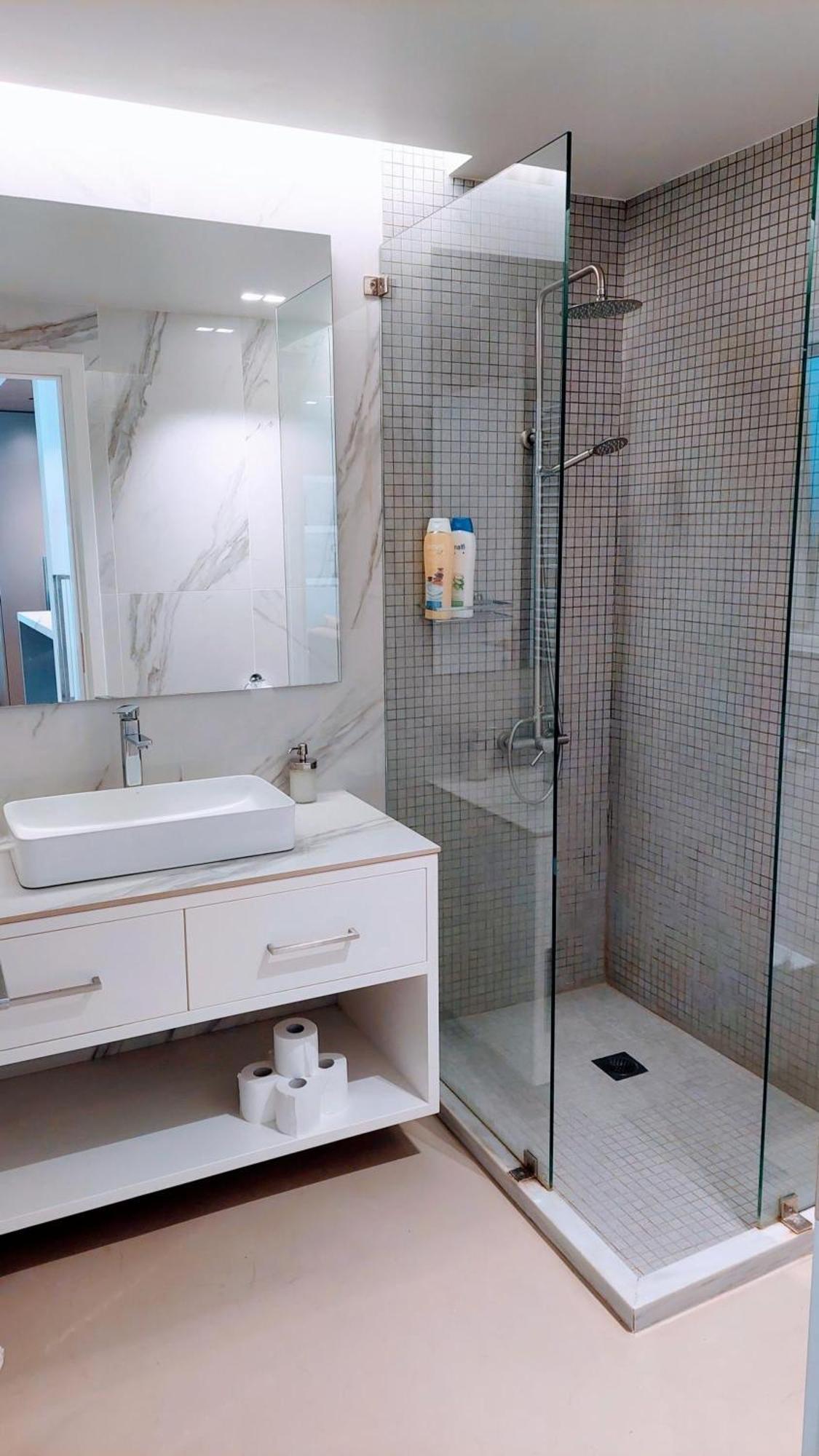Luxurious Minimal Apartment In Acropolis Aten Exteriör bild