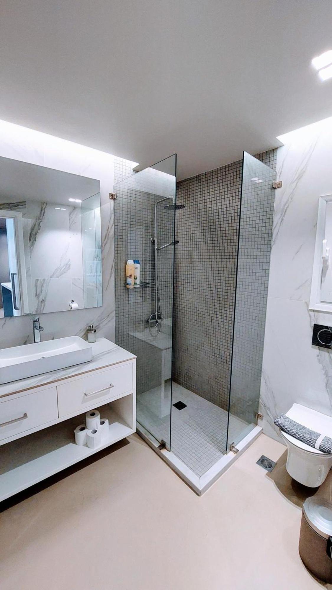 Luxurious Minimal Apartment In Acropolis Aten Exteriör bild