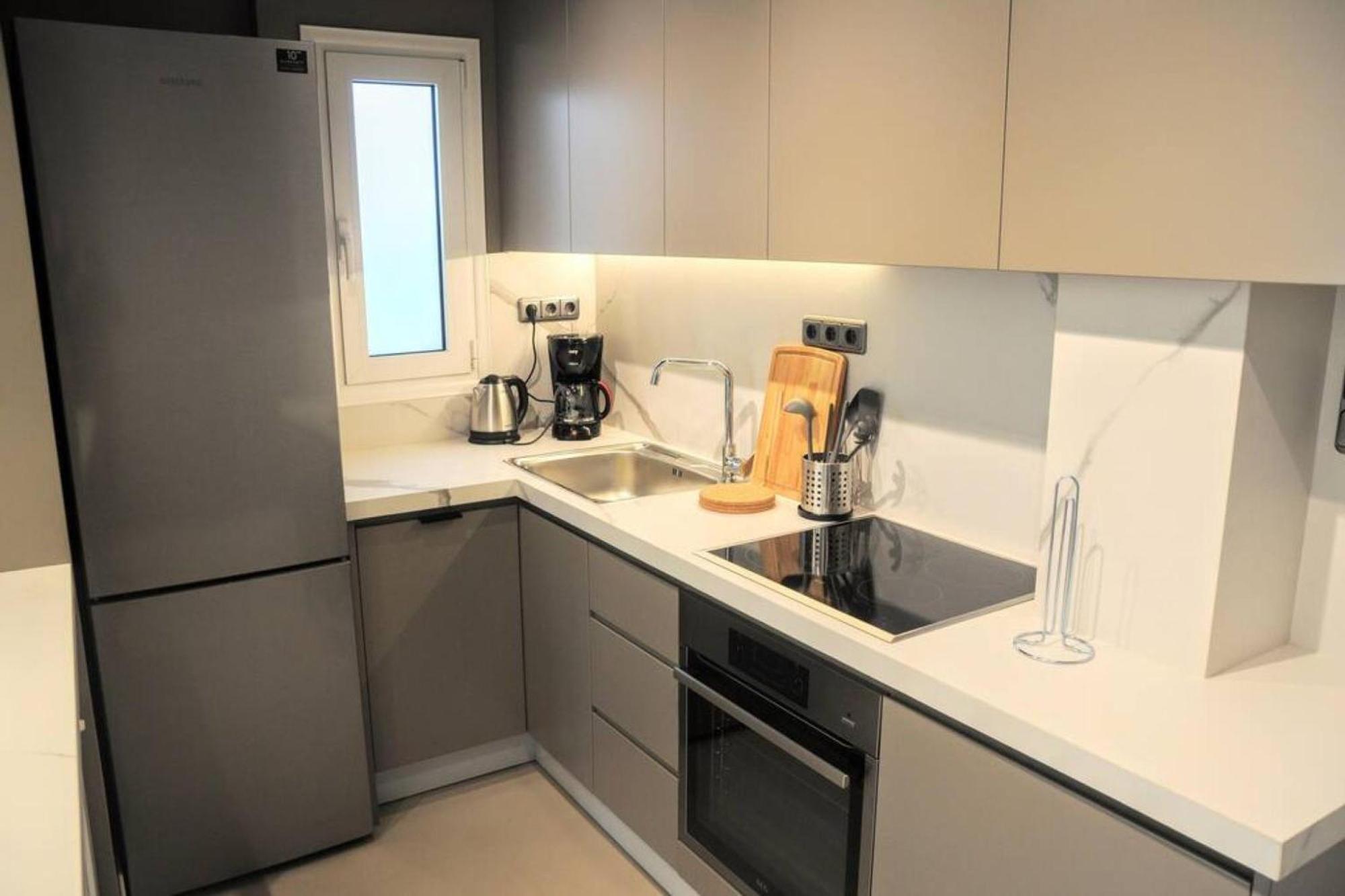 Luxurious Minimal Apartment In Acropolis Aten Exteriör bild