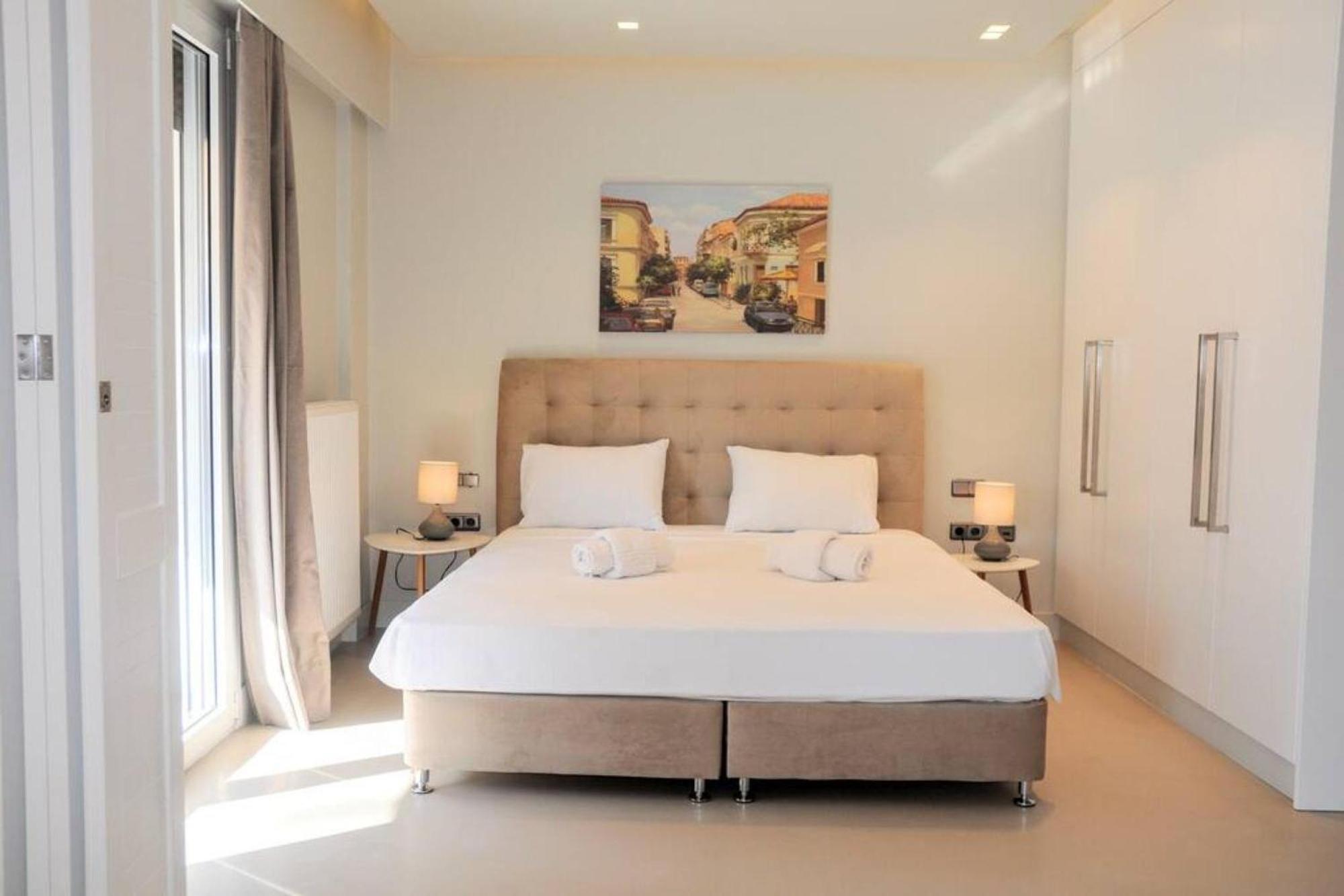Luxurious Minimal Apartment In Acropolis Aten Exteriör bild