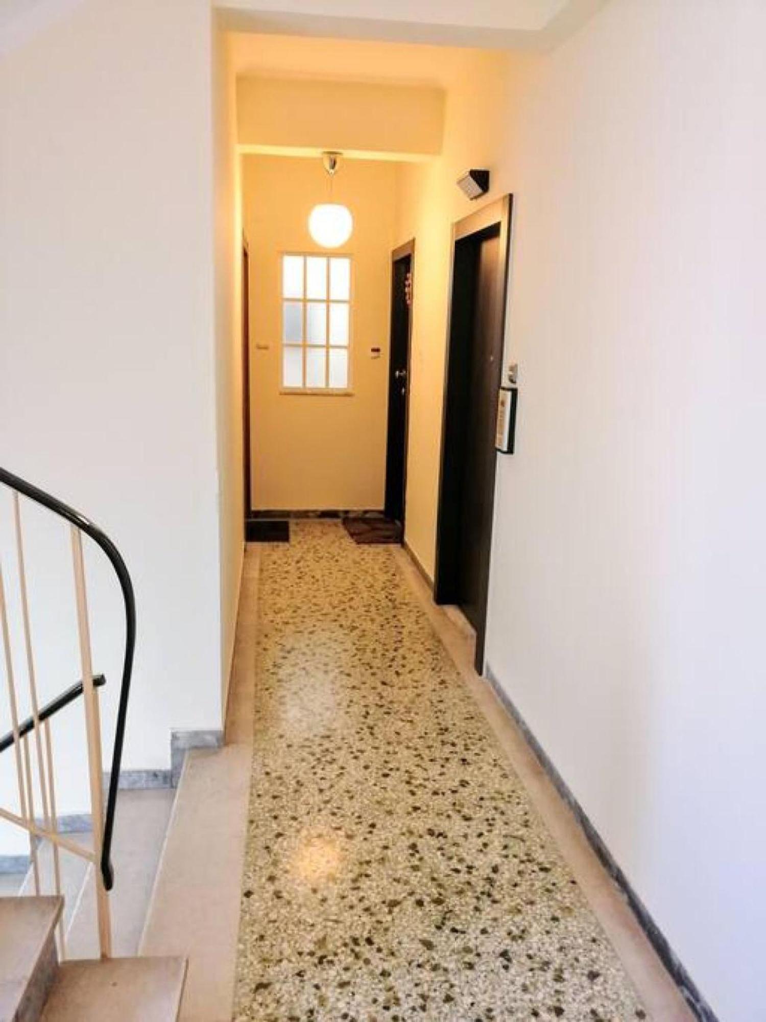 Luxurious Minimal Apartment In Acropolis Aten Exteriör bild